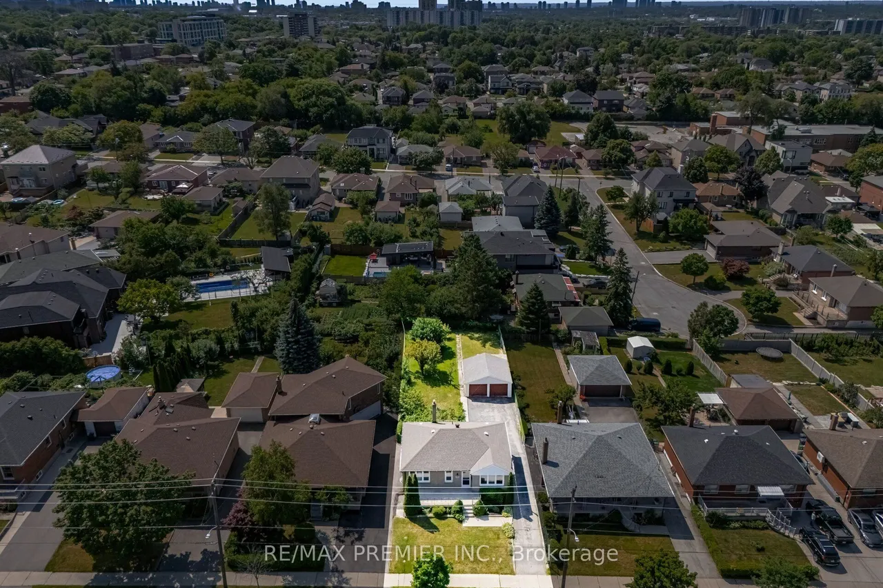 295 Falstaff Avenue — photo 3