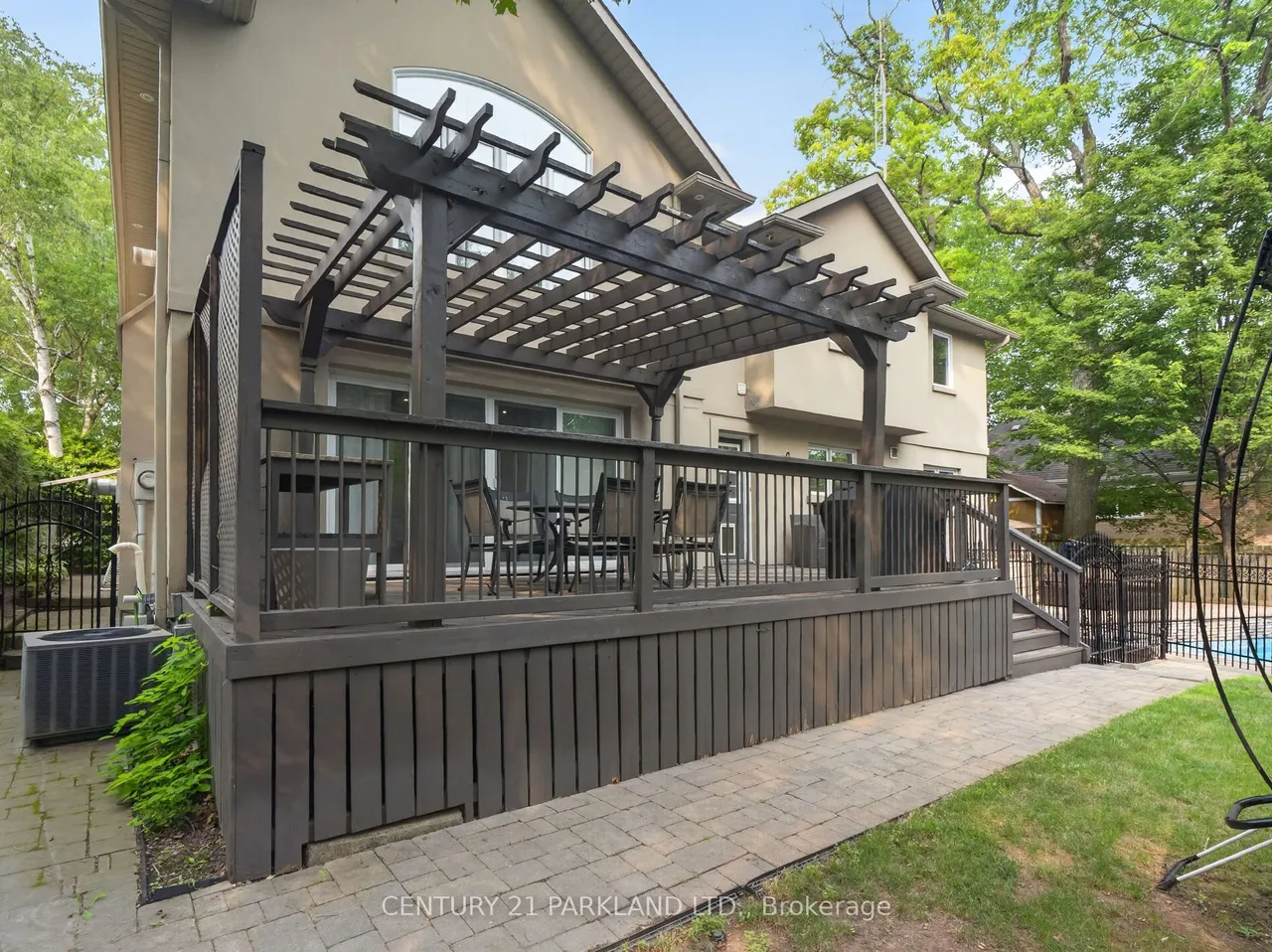 1302 Hillview Crescent — photo 49