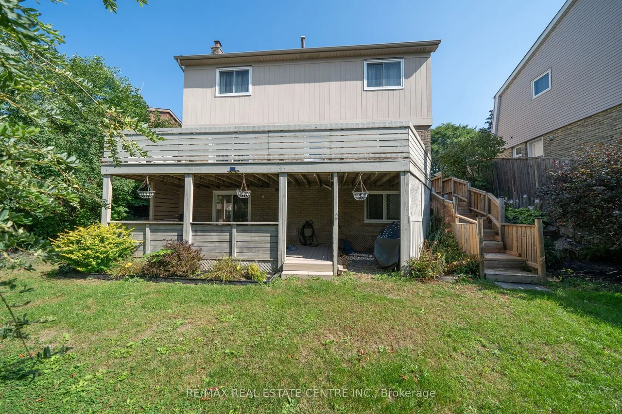 44 Madelaine Crescent — photo 50