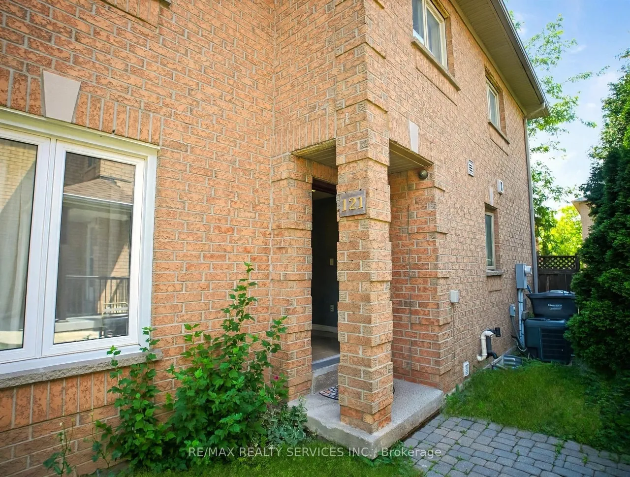 121 Pressed Brick Drive — photo 30