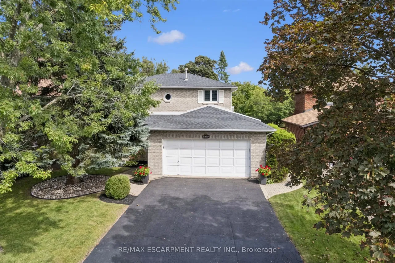 2203 Robin Drive