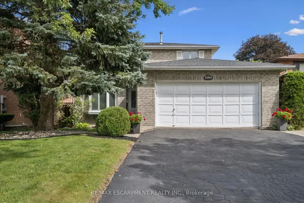 2203 Robin Drive — photo 2