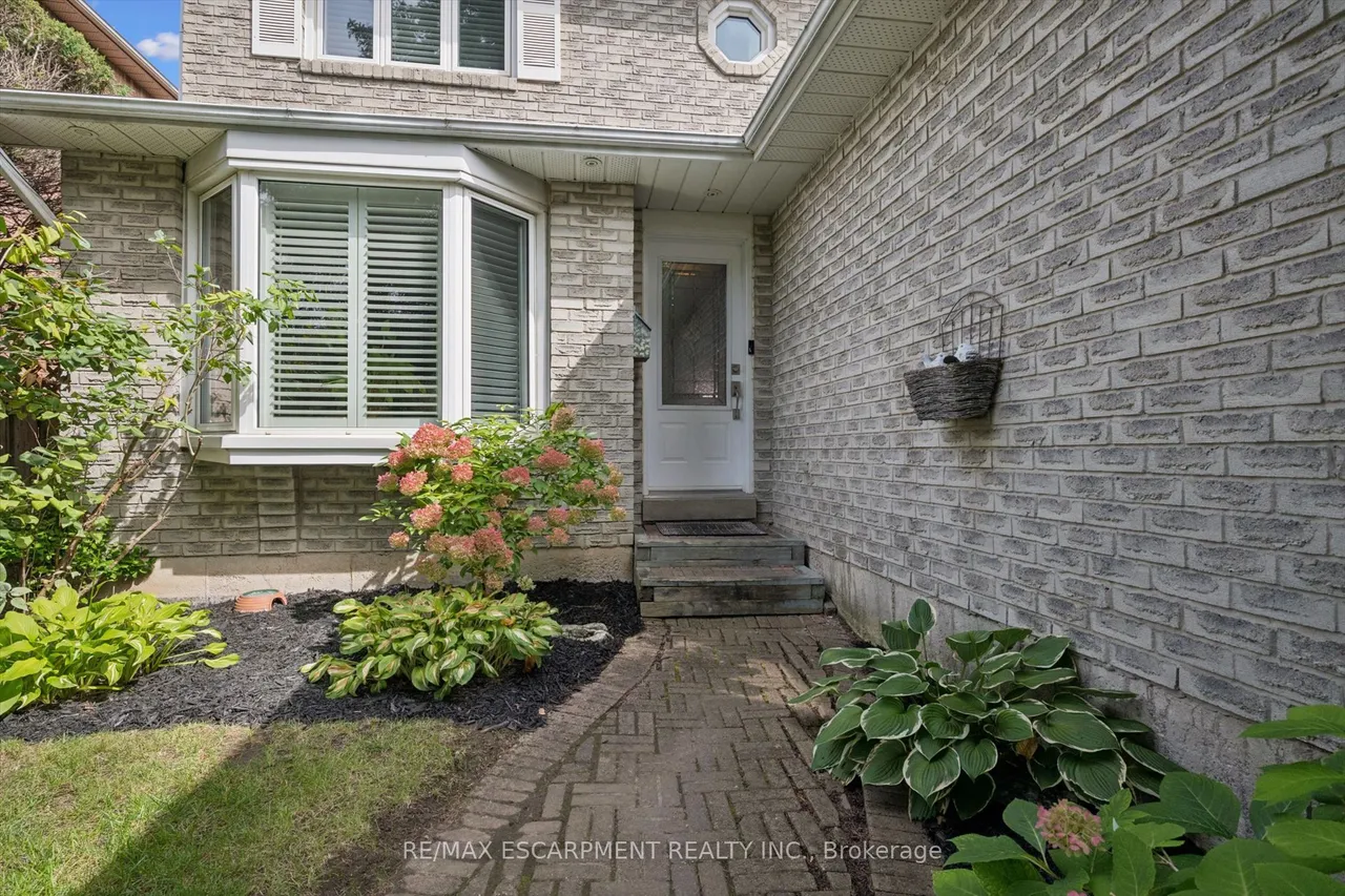 2203 Robin Drive — photo 3