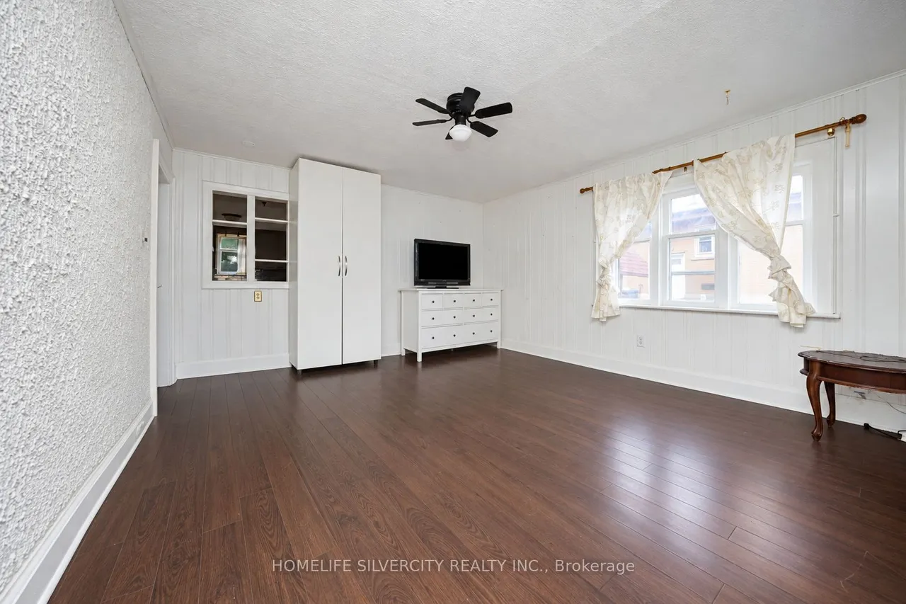 30 Woodward Avenue — photo 3