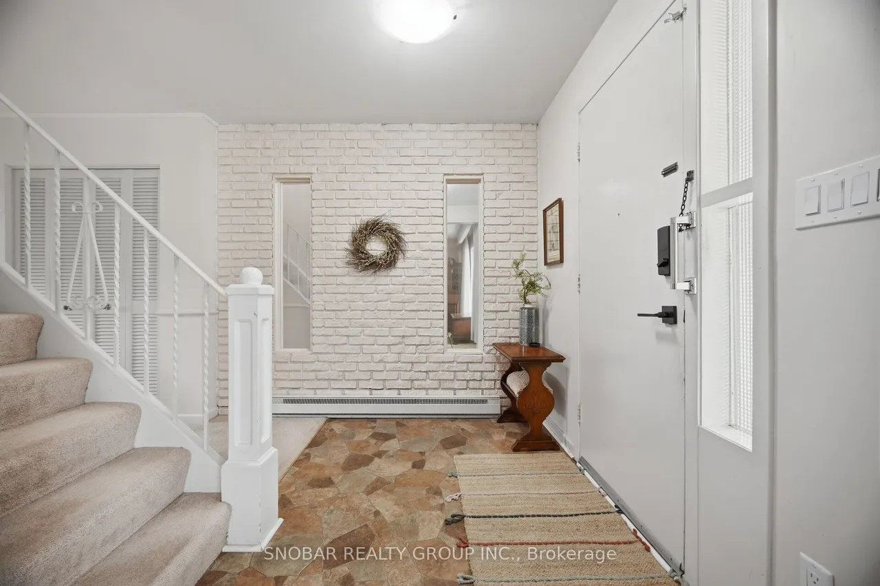 3206 Valmarie Avenue — photo 3