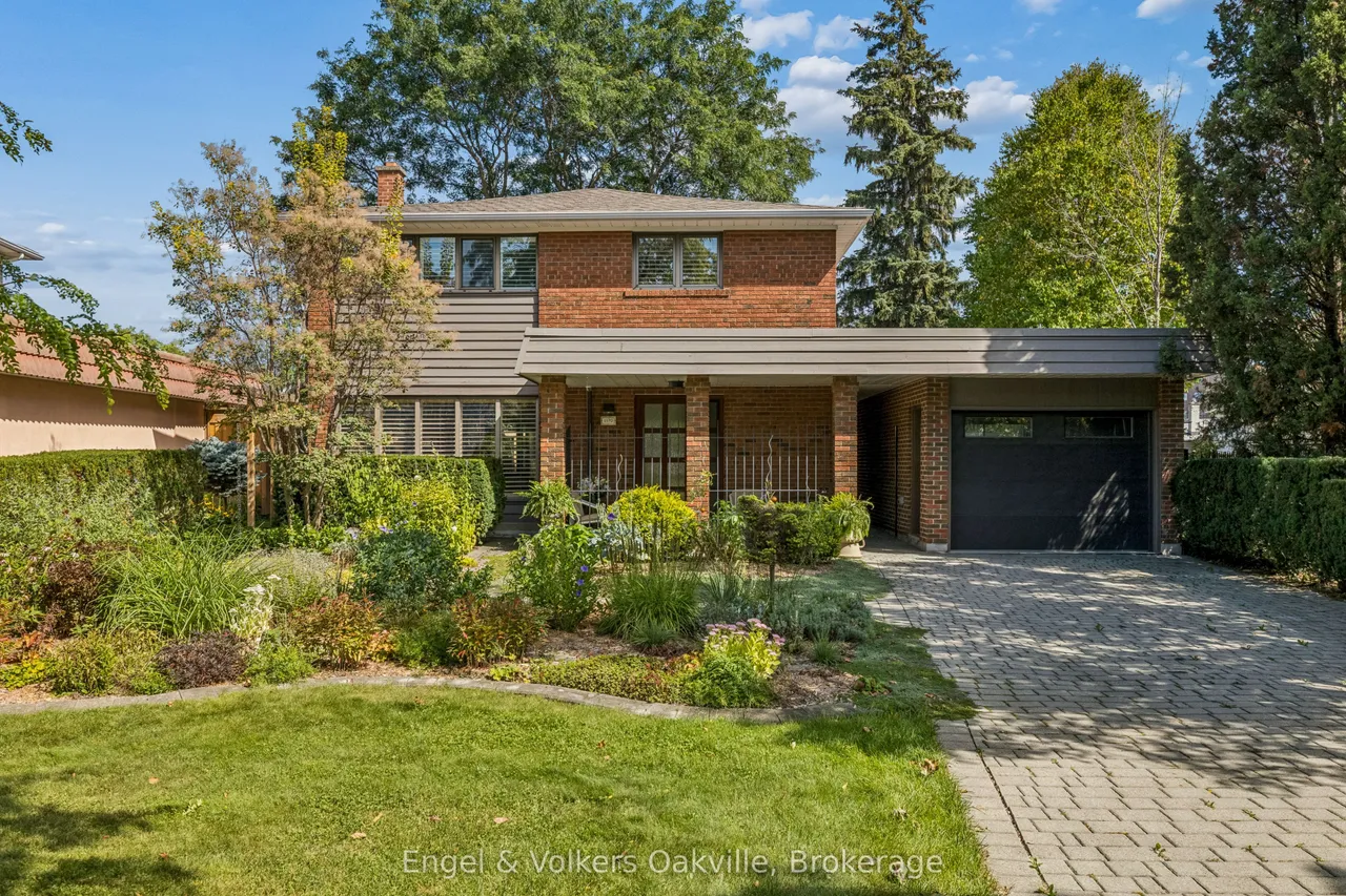 1170 Conyers Crescent