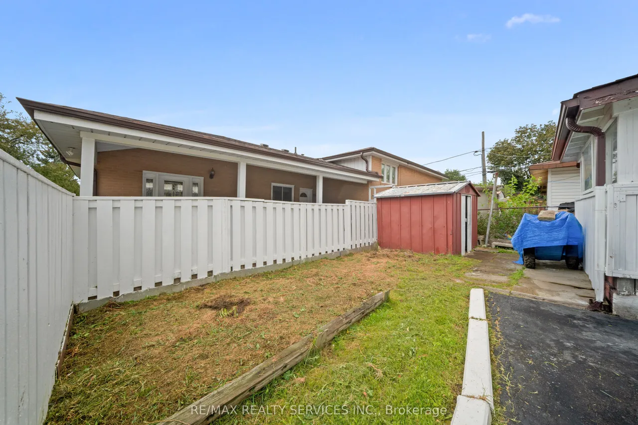 34 Cathcart Crescent — photo 44