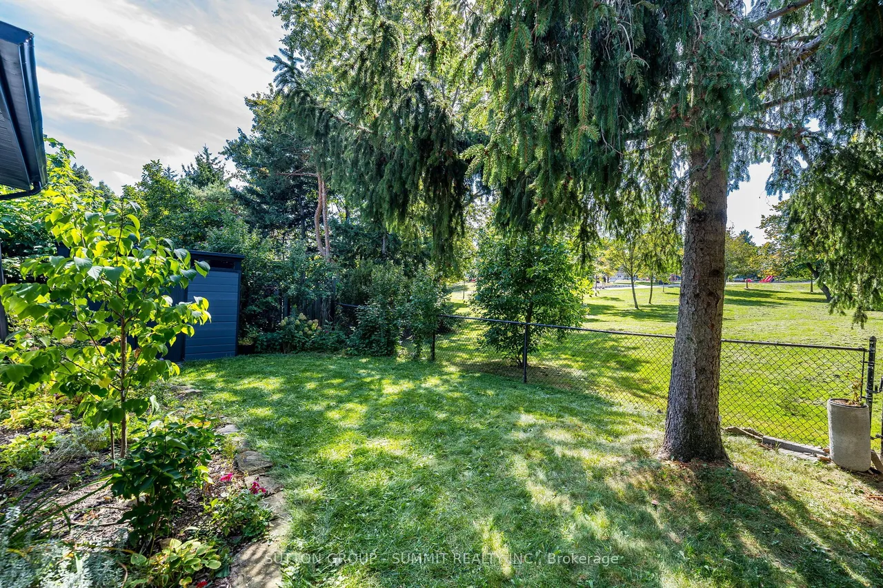 4594 Gatineau Avenue — photo 48