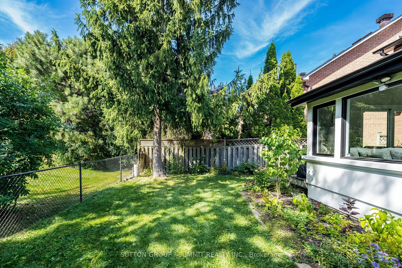 4594 Gatineau Avenue — photo 47