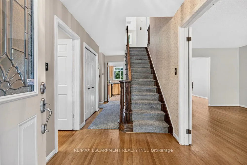 159 All Saints Crescent — photo 3