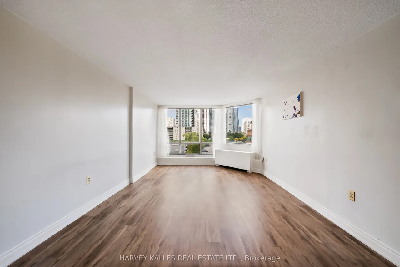25 Fairview Road, Unit 505 — photo 2