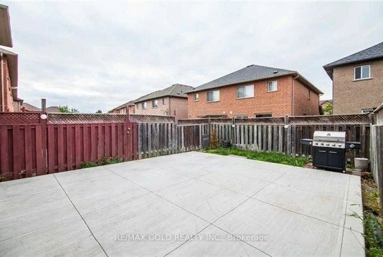 35 Ridgefield Court — photo 23