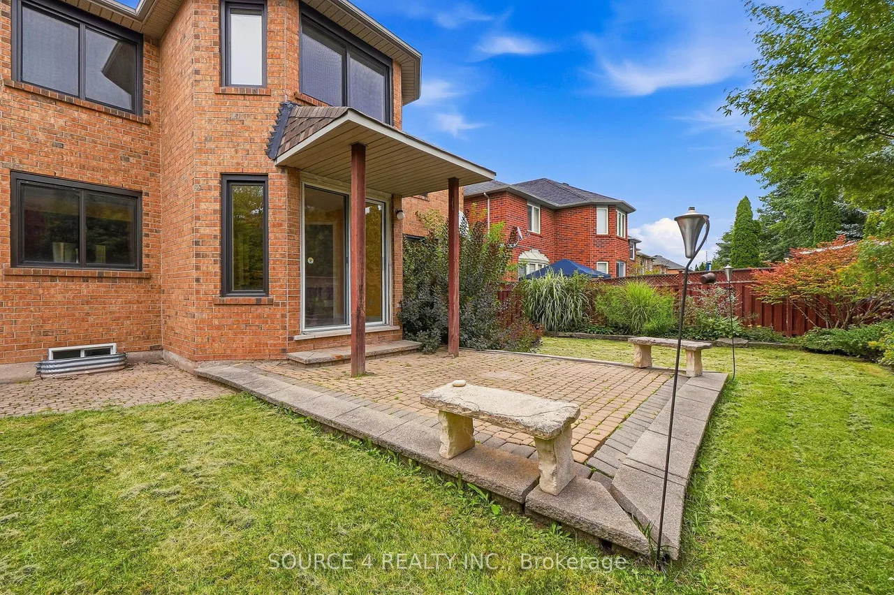 1805 Glenvista Drive — photo 49
