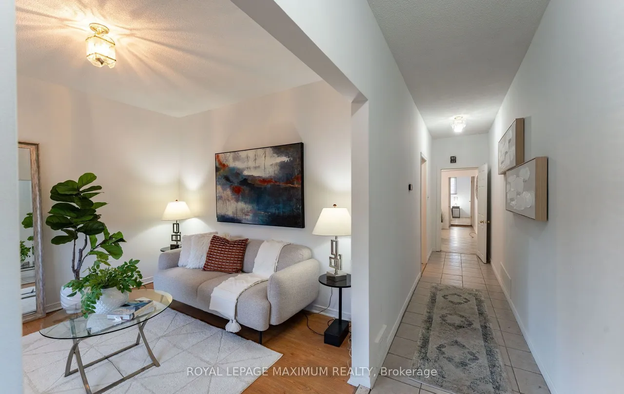 376 McRoberts Avenue — photo 2