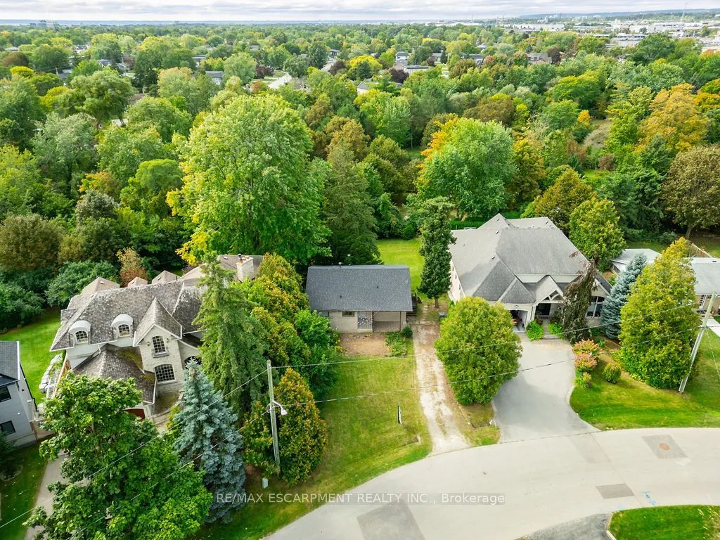 526 Stafford Drive — photo 3
