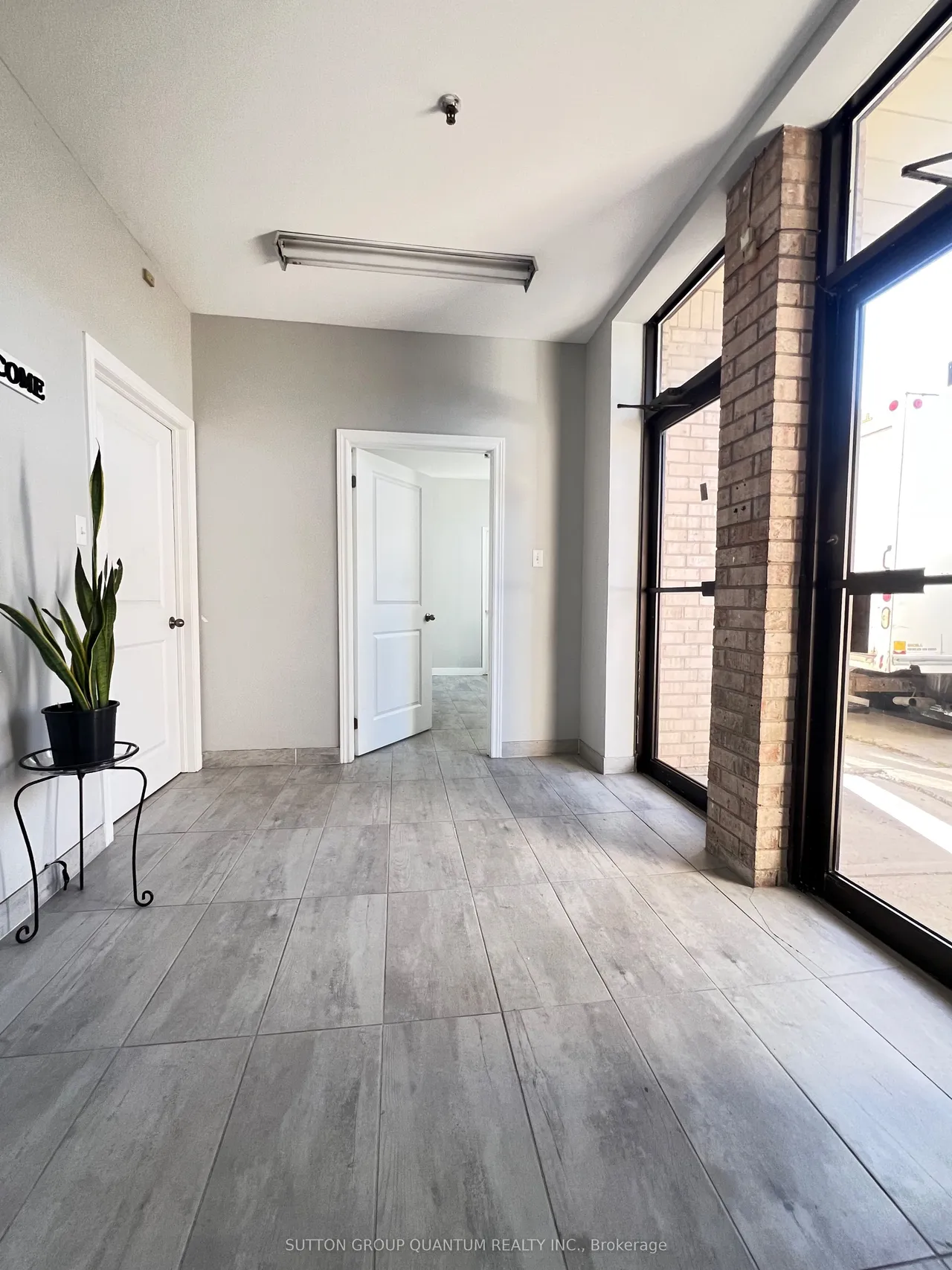 6731 Columbus Road — photo 2