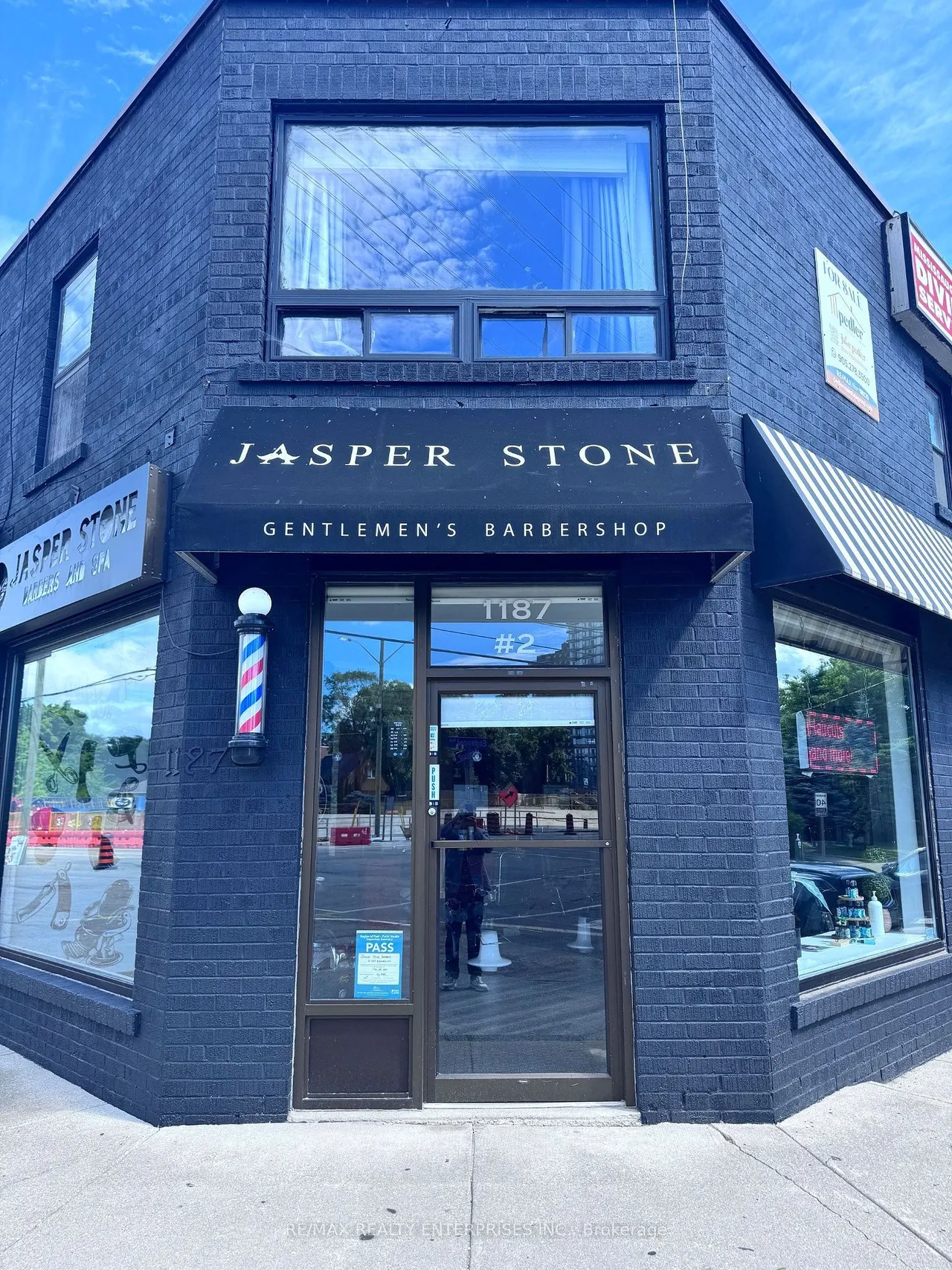 1187 Hurontario Street — photo 2