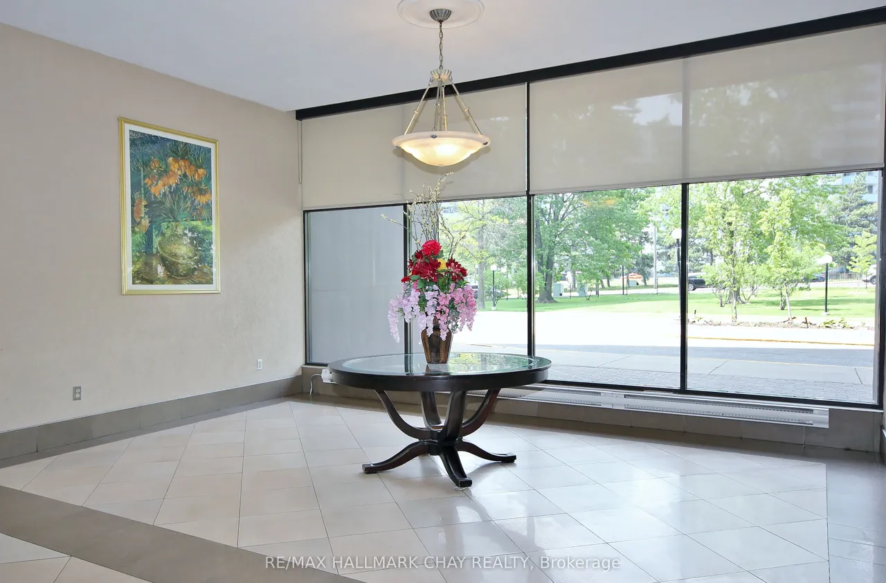 1455 LAWRENCE Avenue W, Unit 1707 — photo 2