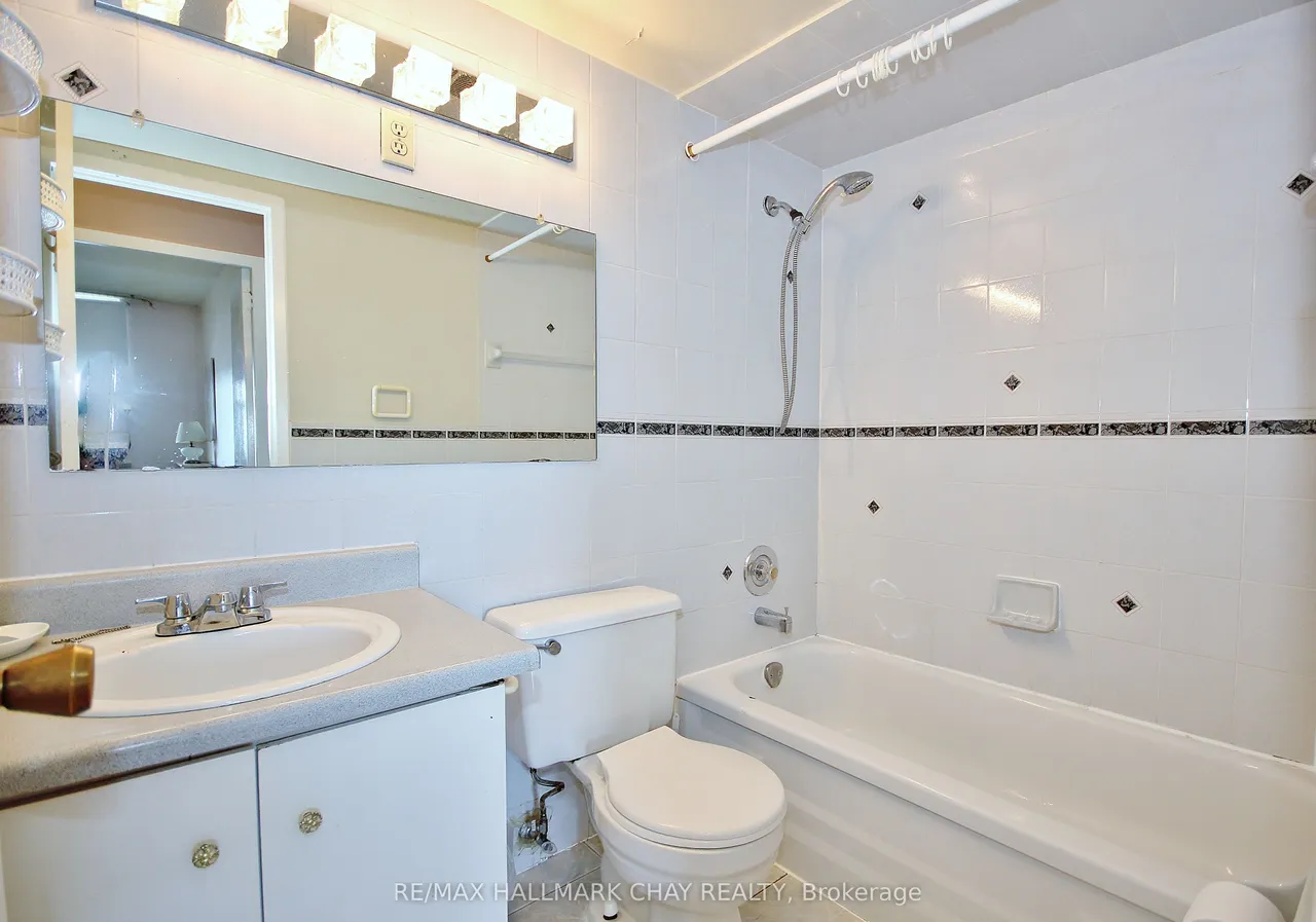 1455 LAWRENCE Avenue W, Unit 1707 — photo 15