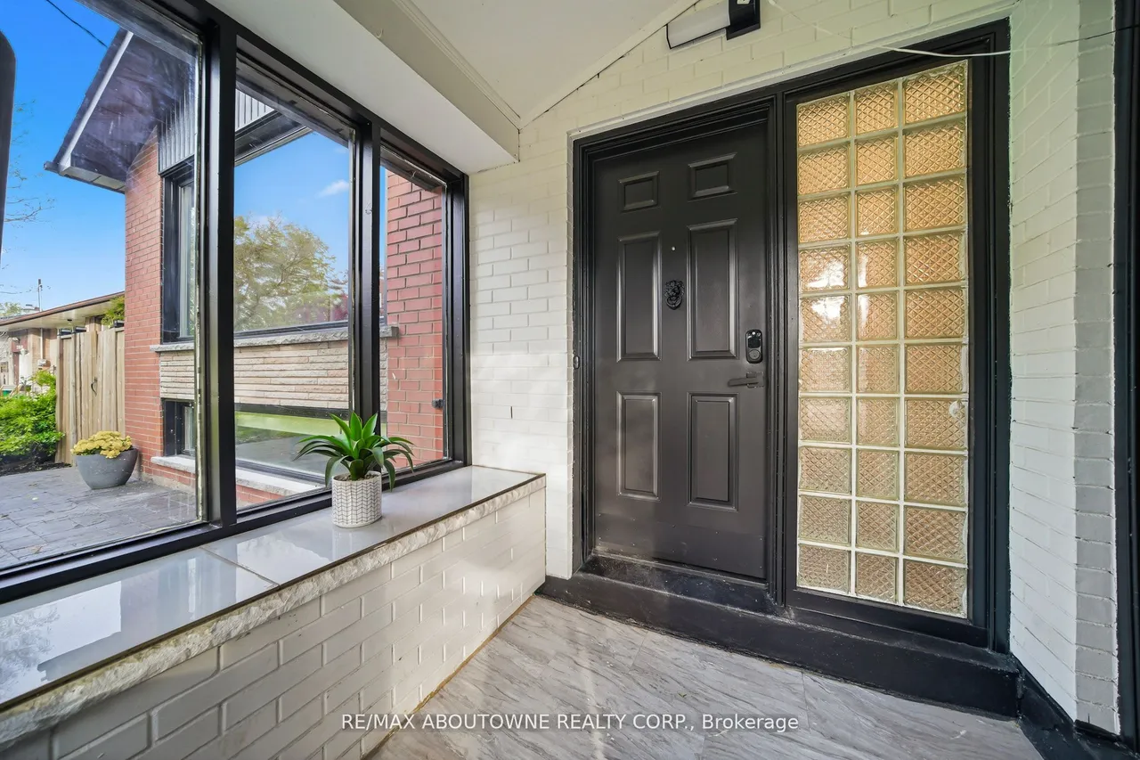2066 Rebecca Street — photo 3