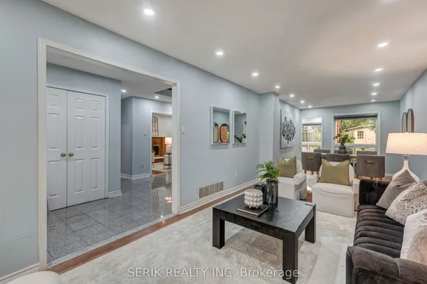 110 Havelock Drive — photo 2