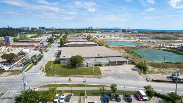 895 Lakefront Promenade
