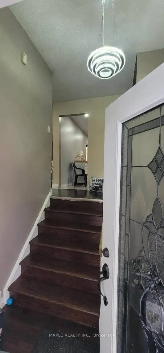 3335 Chipley Crescent — photo 3