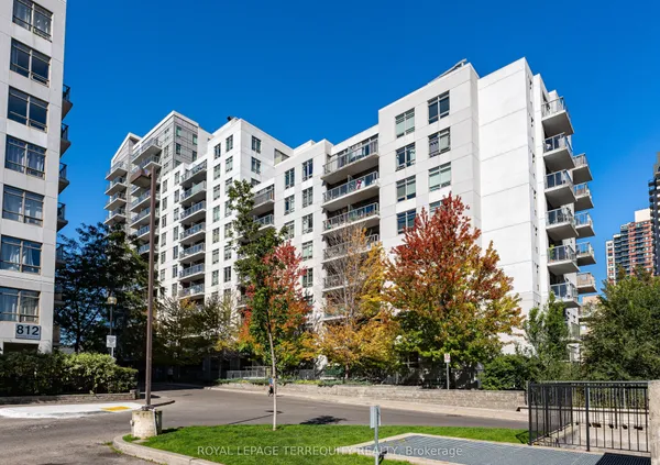 816 Lansdowne Avenue, Unit 320 — photo 2