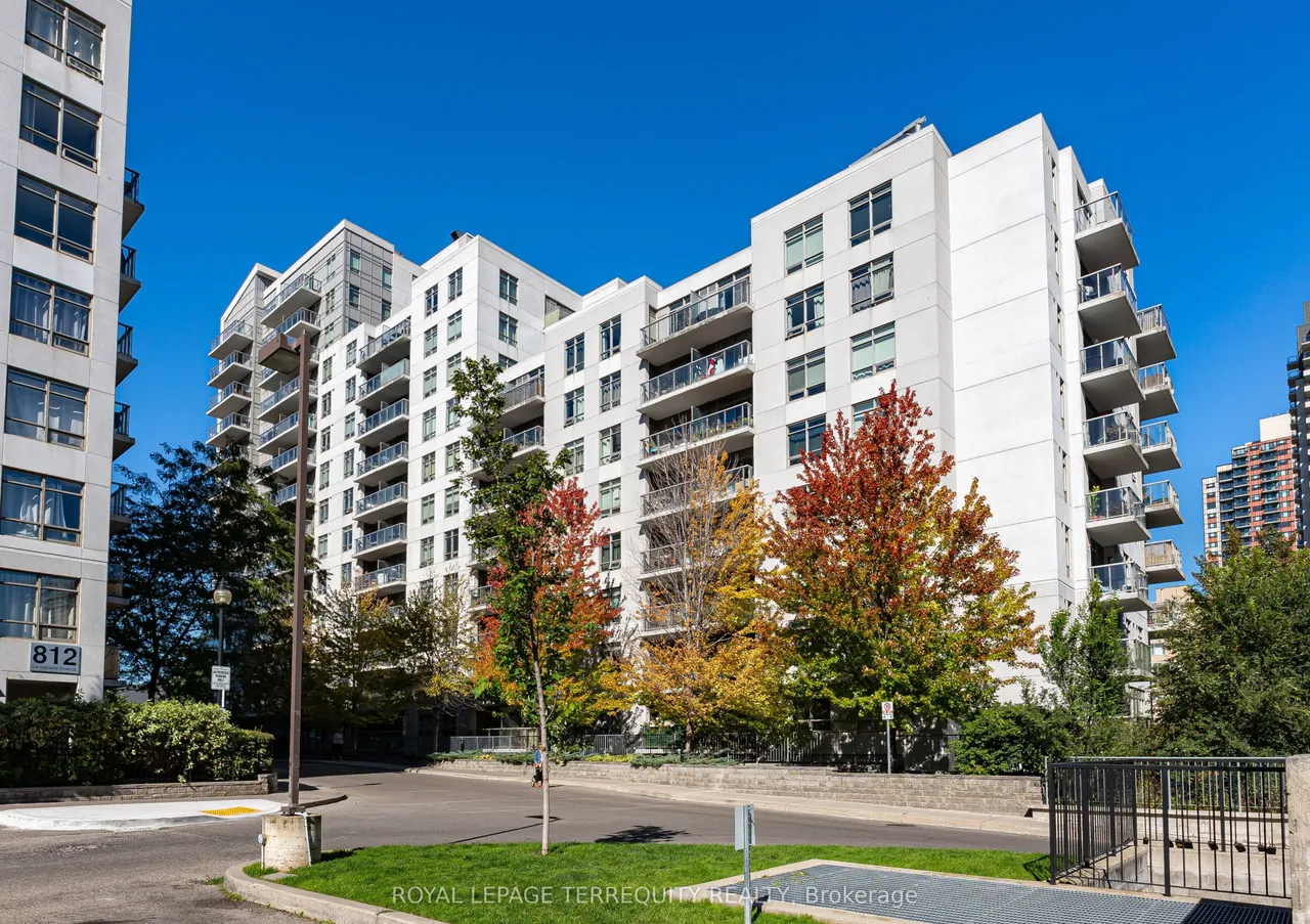 816 Lansdowne Avenue, Unit 320 — photo 2