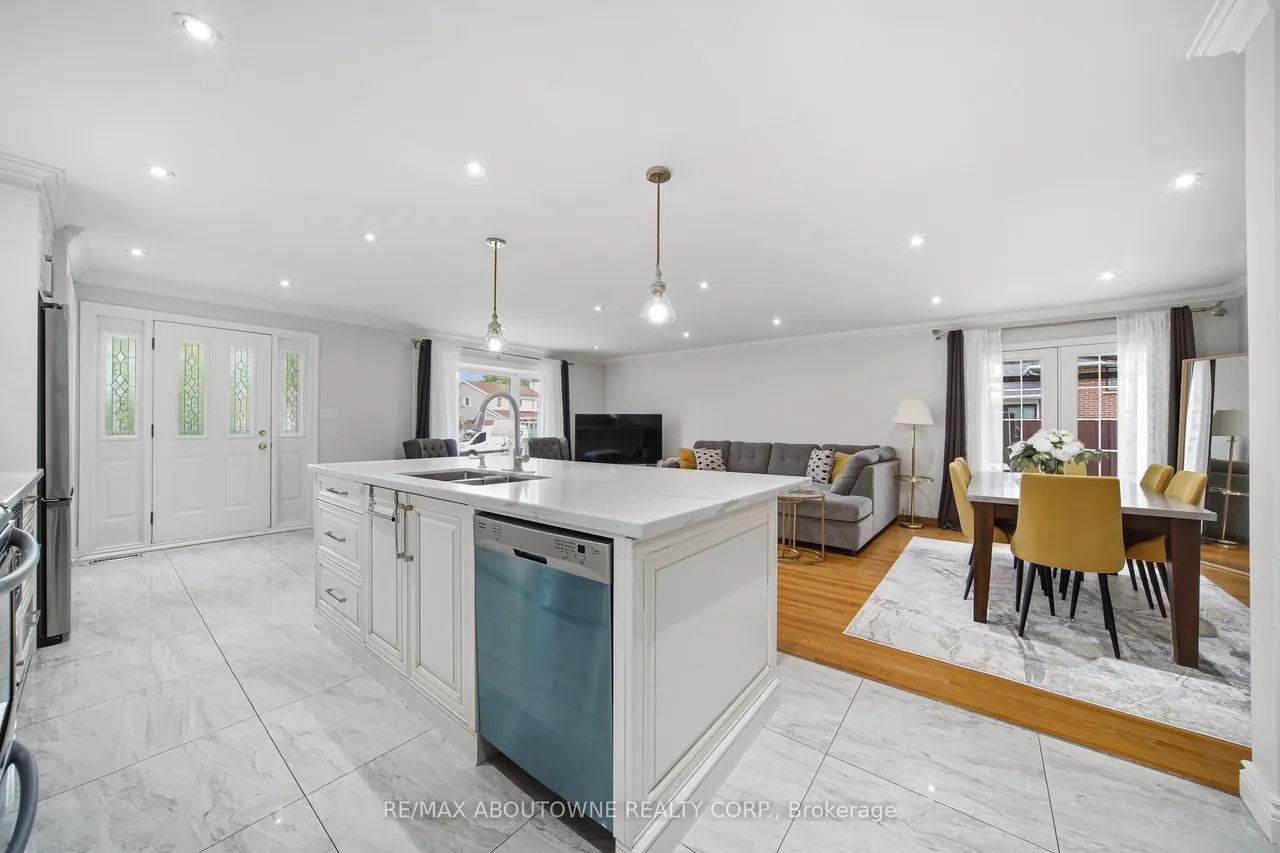 6346 Neuchatel Road — photo 3