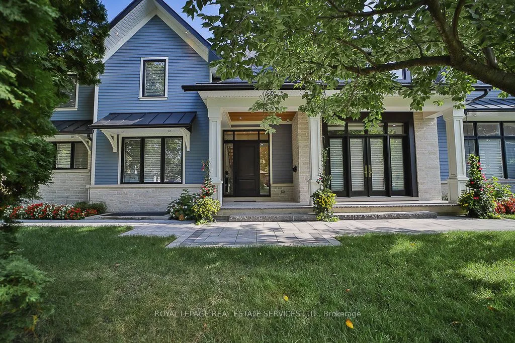 1301 Twin Oaks Dell