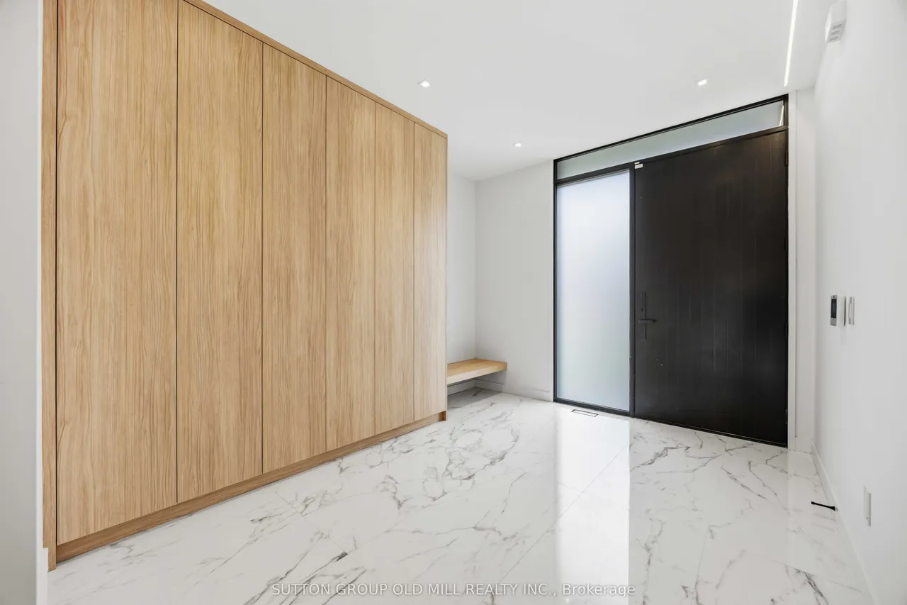 89 Regal Road — photo 3