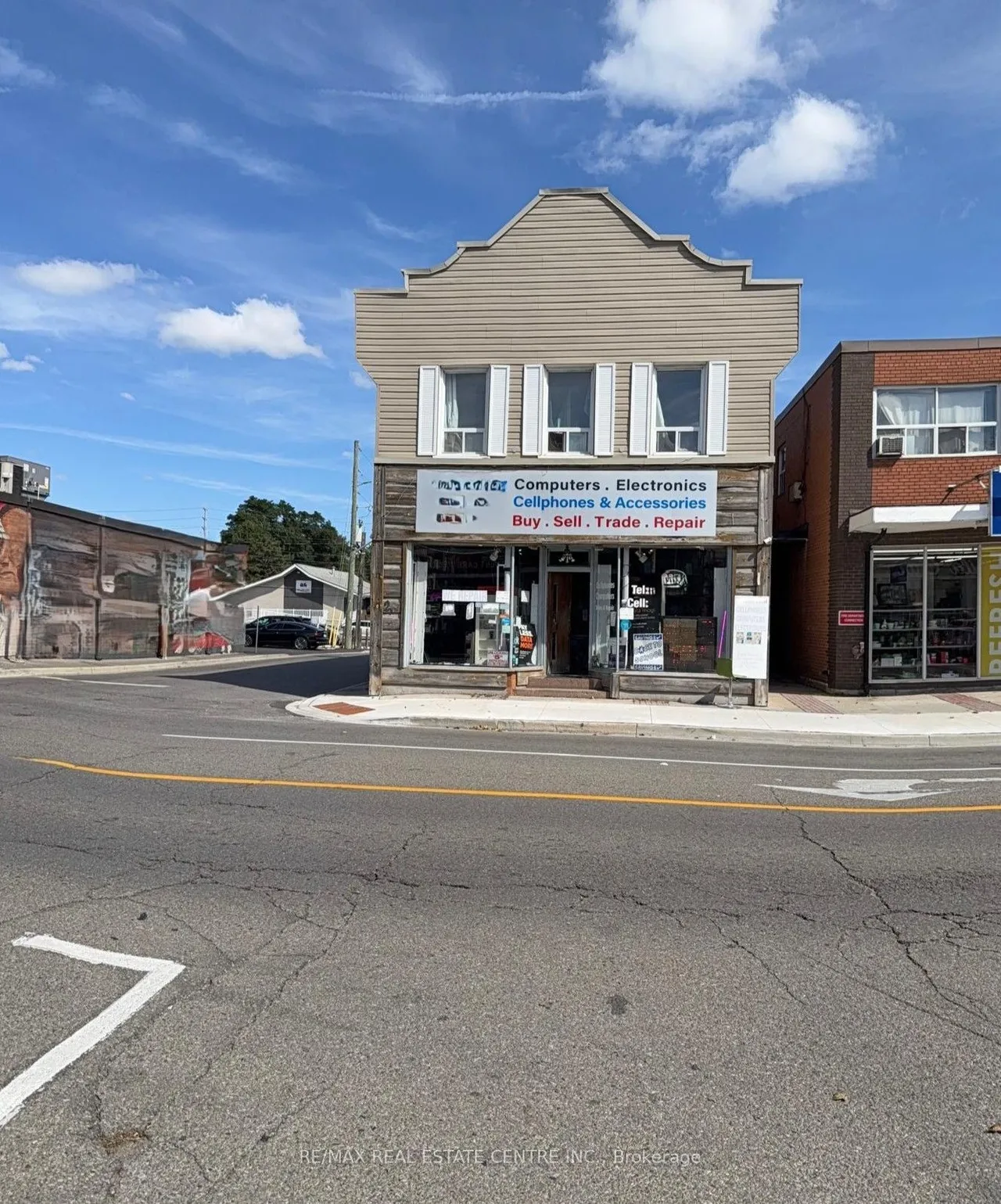 257 Queen Street S — photo 6