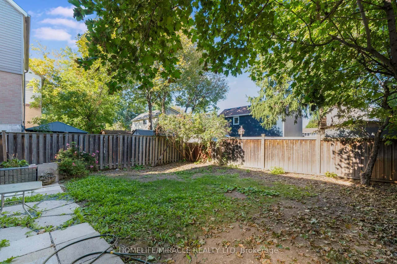 10 Habitat Square — photo 31
