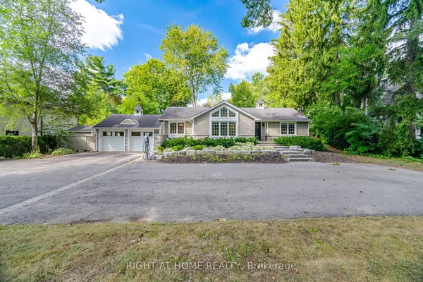 1037 Lakeshore Road W
