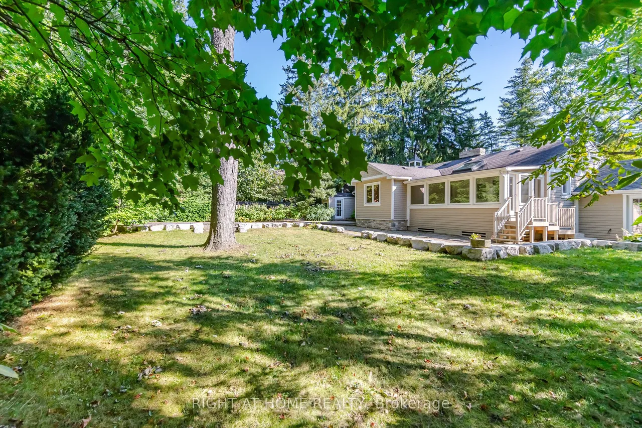 1037 Lakeshore Road W — photo 28