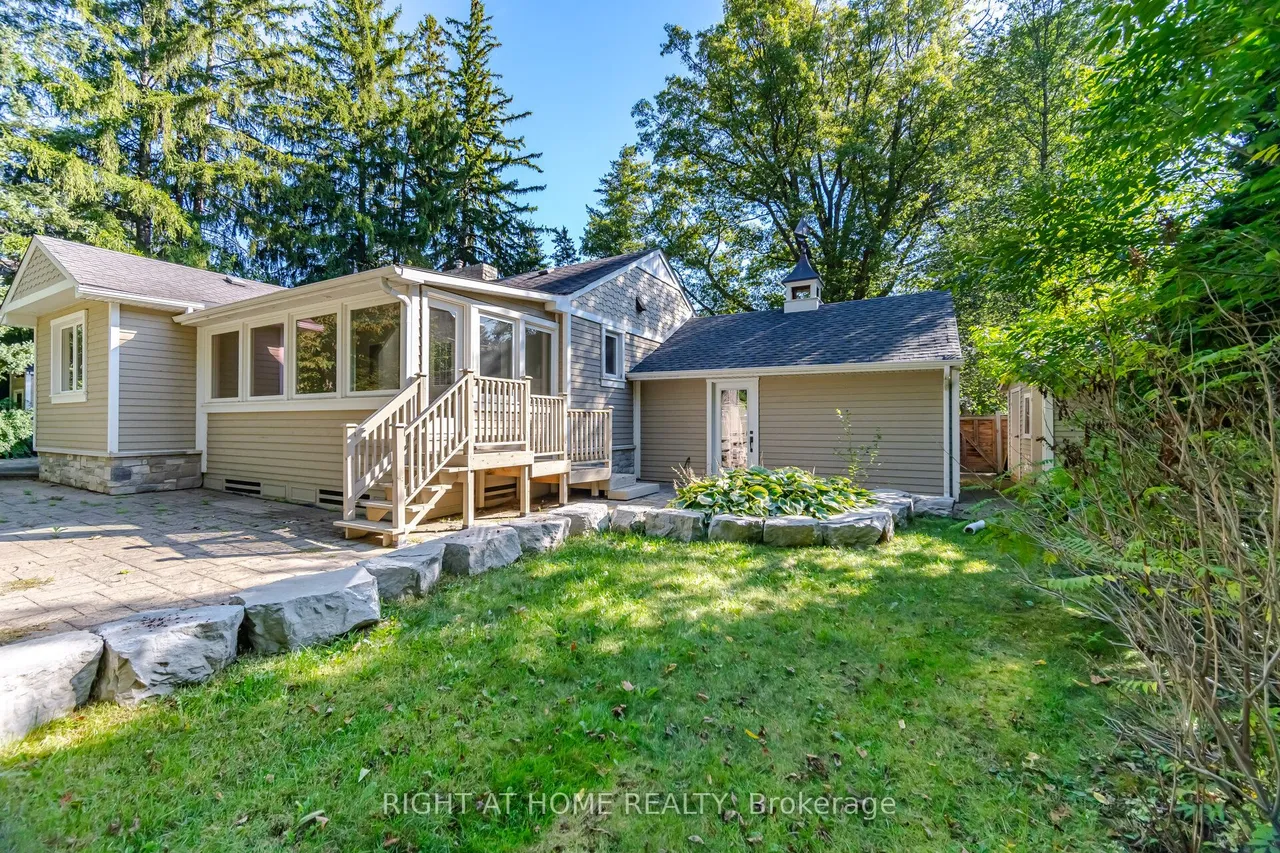 1037 Lakeshore Road W — photo 27