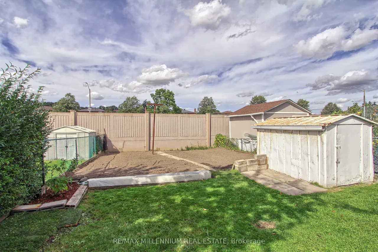 7431 Sigsbee Drive — photo 34