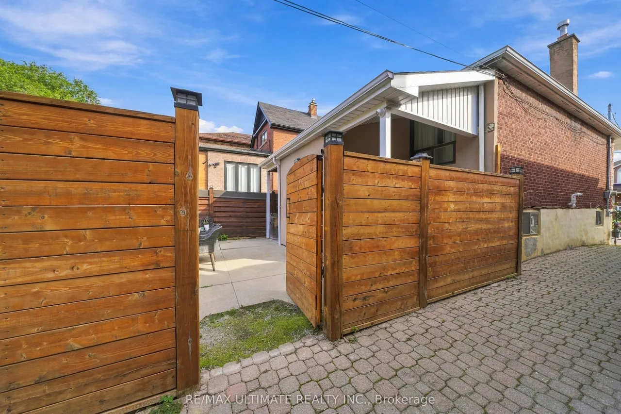 372 Blackthorn Avenue — photo 26
