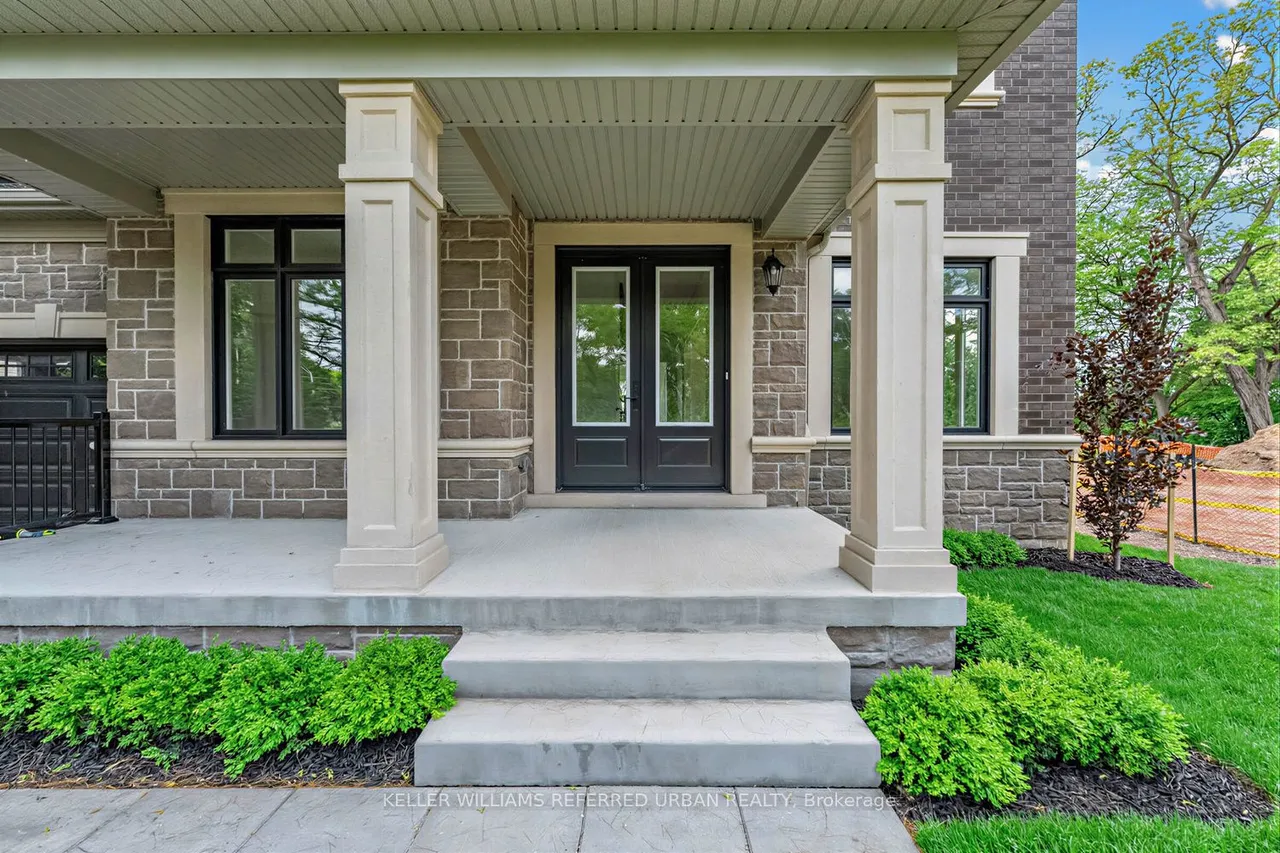 1429 Dundas Crescent — photo 3
