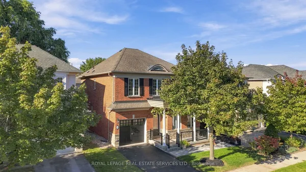 3396 Hayhurst Crescent — photo 2