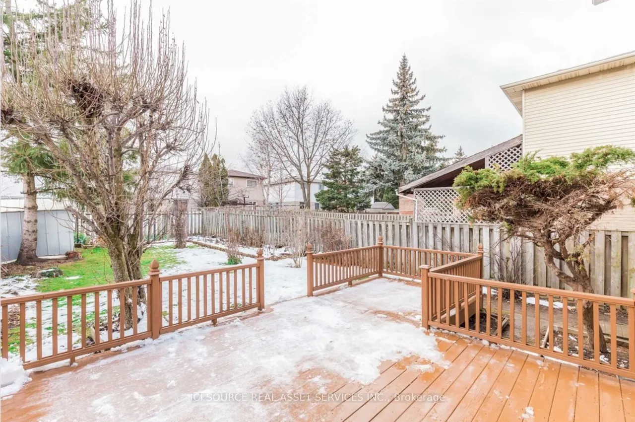 77 Newbridge Crescent — photo 39