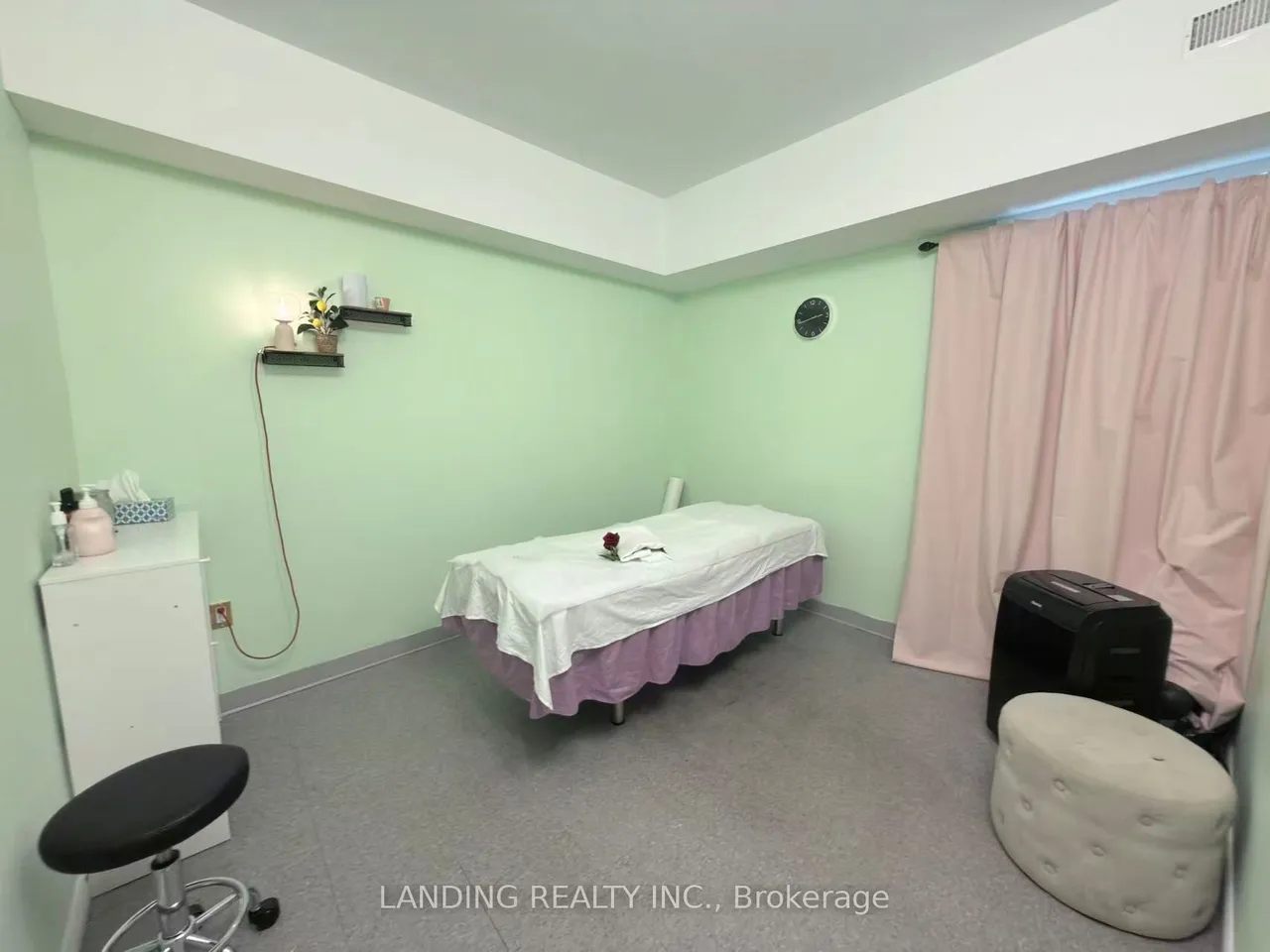 3070B Hurontario Street — photo 2