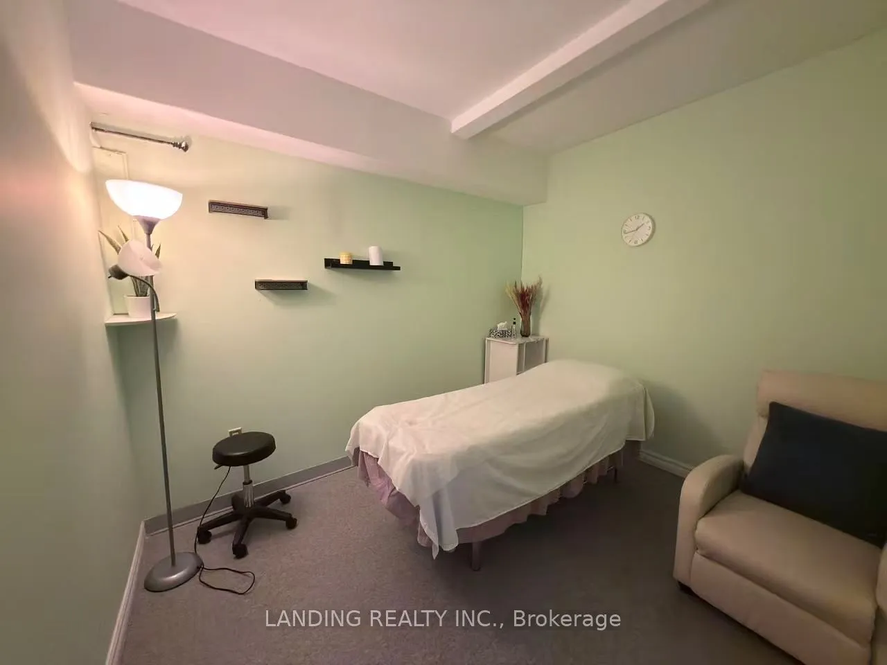 3070B Hurontario Street — photo 3