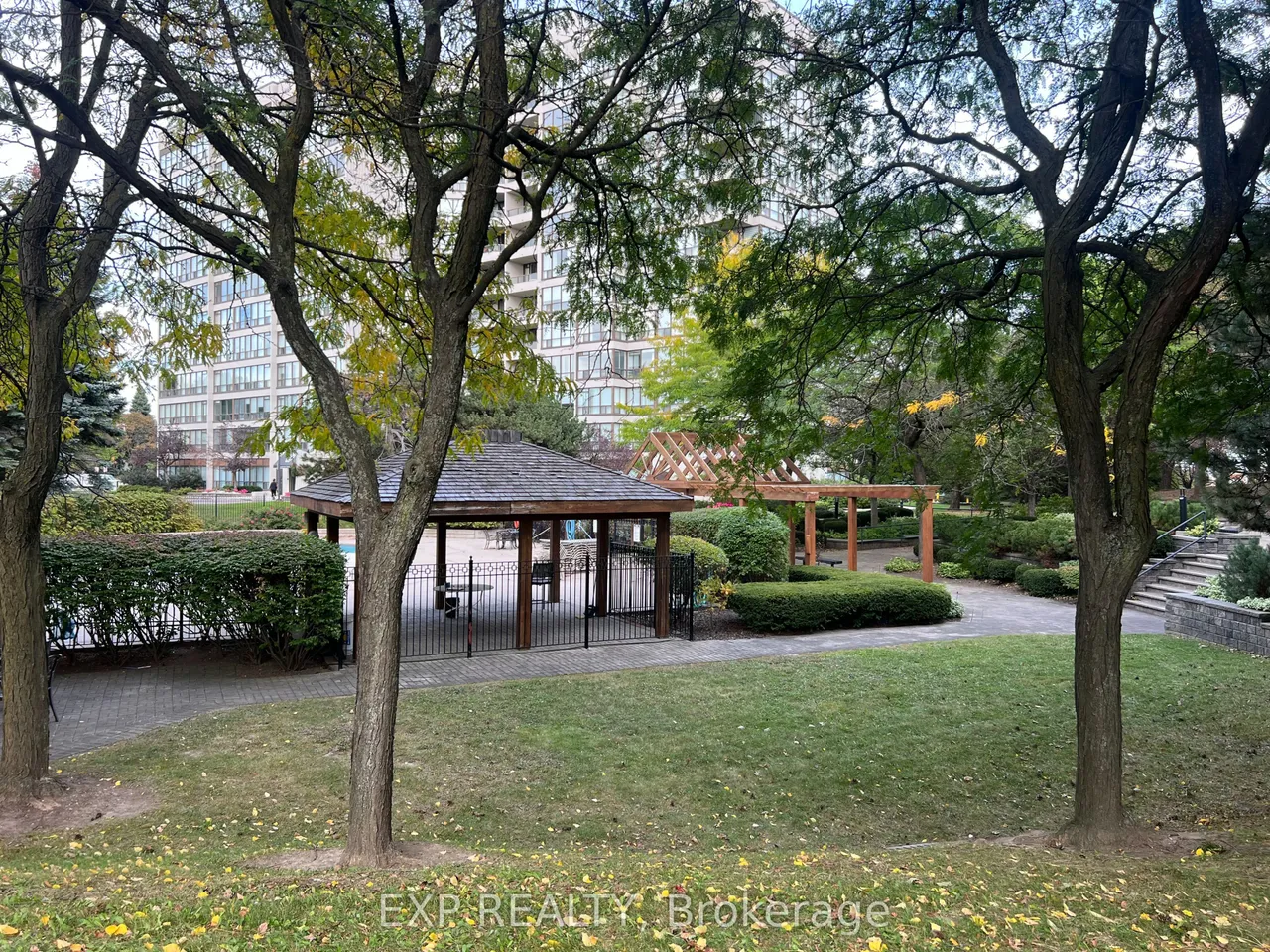 10 Laurelcrest Street, Unit 412 — photo 37