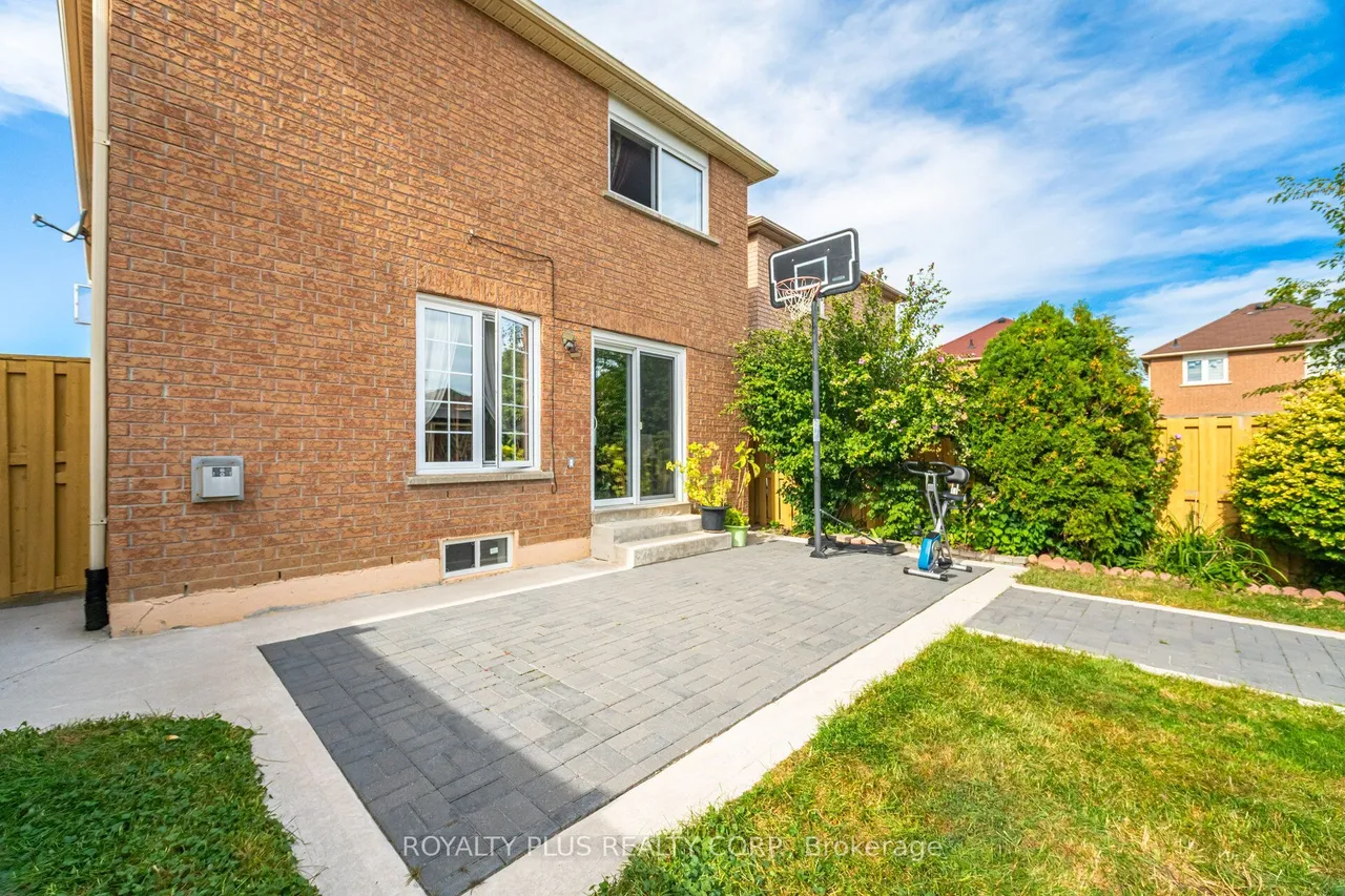 77 Arthurs Crescent — photo 44