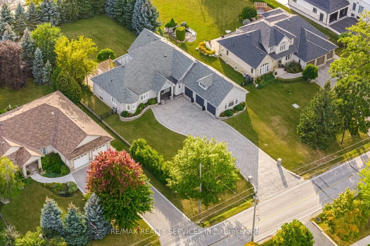 8910 Creditview Road — photo 49