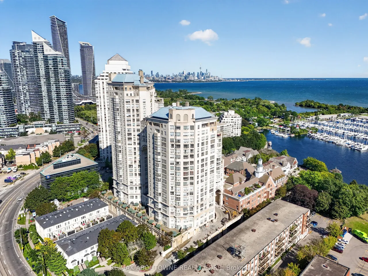2287 Lake Shore Road W, Unit 301 — photo 2