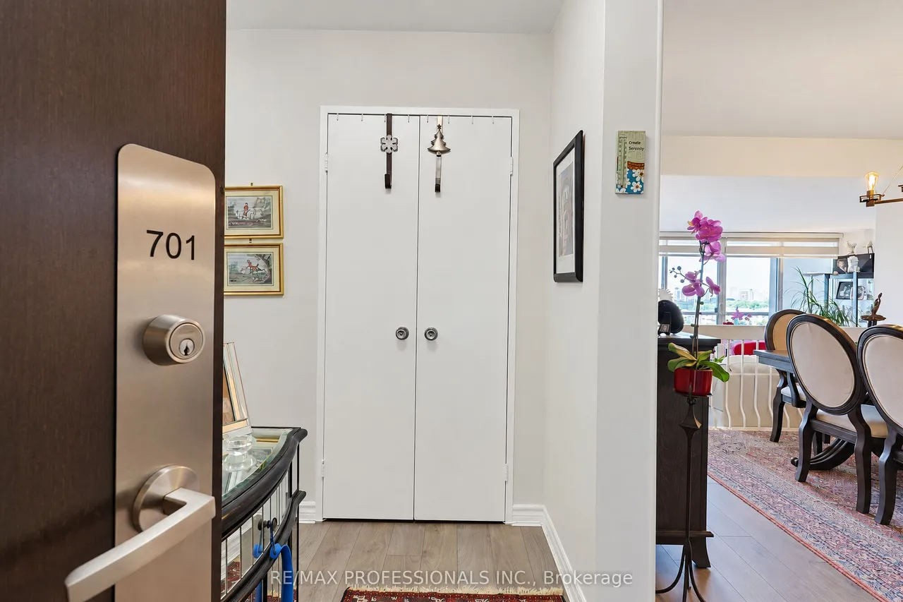 31 Four Winds Drive, Unit 701 — photo 3