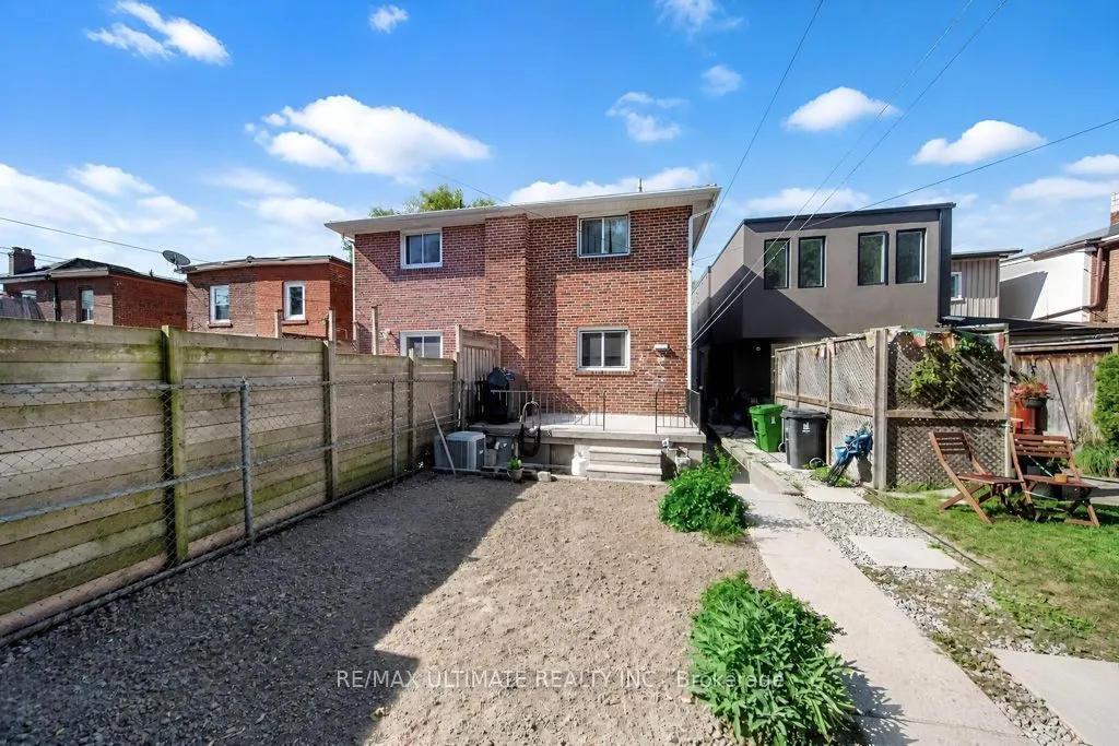 45 McRoberts Avenue — photo 50